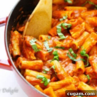 Easy Chicken Tomato Basil Rigatoni 11 Classic Chicken Tomato Basil Rigatoni pasta with fresh ingredients.
